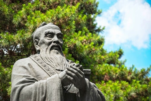 Konfutse: Biografi om en ekstraordinær filosof
