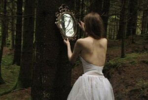 Hvis du leter etter noen som kan forandre livet ditt, se deg i speilet