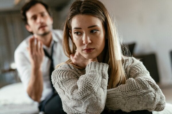 De syv stadiene av gaslighting i et forhold