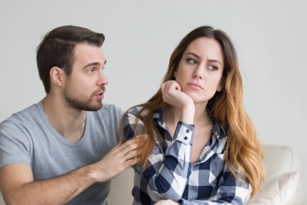Hvordan finne ut om partneren din er en kronisk løgner