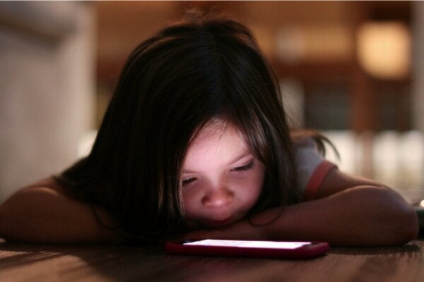 Overdreven bruk av skjermer kan forårsake depresjon hos barn