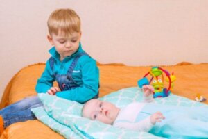 Søskensjalusi – Når en konkurrent kommer inn i familien