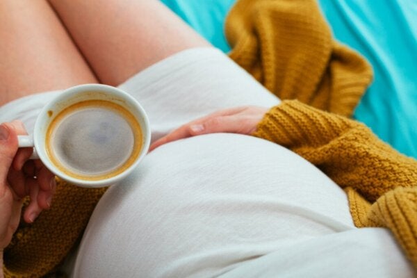 Er det trygt å innta koffein under graviditet?