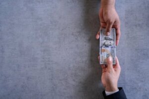 Kan det å låne bort penger ødelegge et forhold?