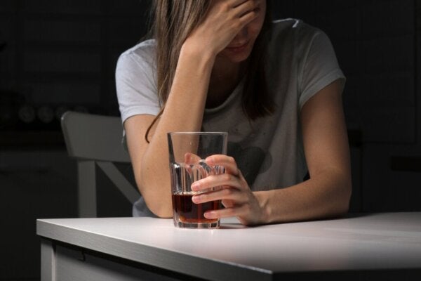 Å drikke alkohol gjør deg tristere, ikke lykkeligere