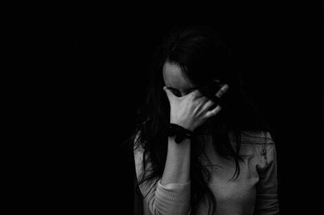 Kronisk angst: Symptomer, årsaker og behandlinger