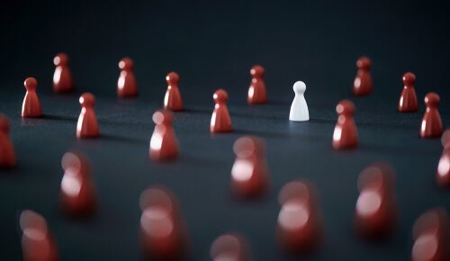 Hva er aversiv rasisme?