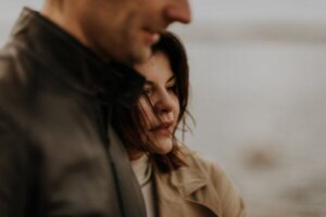 Hvordan elske noen med tilknytningsproblemer