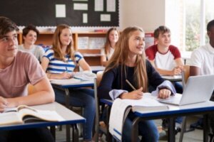 Hvordan tenåringer drar nytte av å studere i utlandet i et år