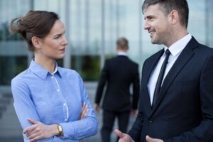 Usikker tilknytning på arbeidsplassen