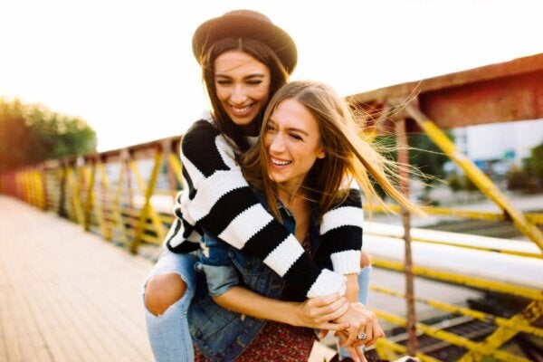 To søstre, som representerer de forskjellige typene søsken