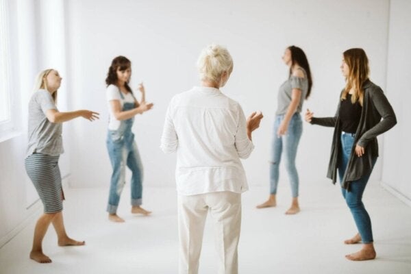 Erfaringsbasert danse- og bevegelsesterapi