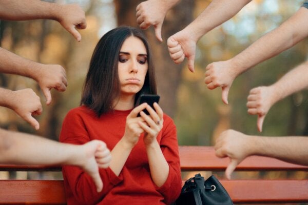 Hvordan man kan håndtere kritikk og hat på sosiale medier