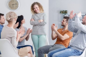 De 12 trinnene til AA-programmet for mestring av avhengighet