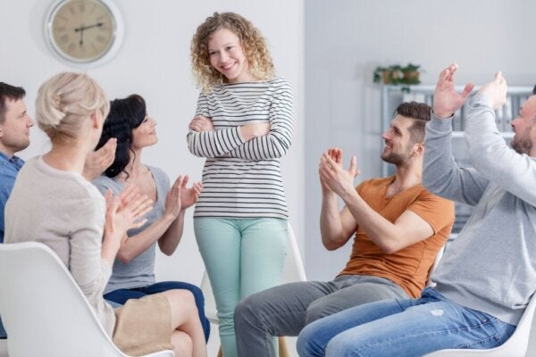 De 12 trinnene til AA-programmet for mestring av avhengighet