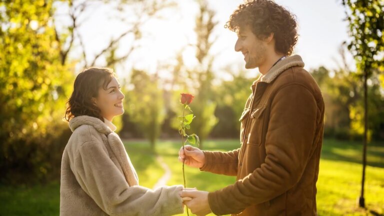 Kunsten å vinne en kvinnes hjerte: 15 tips fra psykologien
