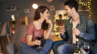 10 forførelsesteknikker for å være tiltrekkende på en autentisk måte