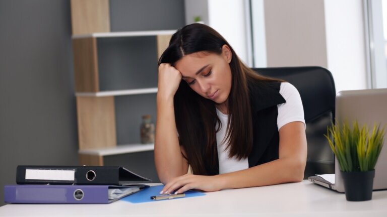 Føler du deg usynlig på jobb? Slik identifiserer du subtile former for ekskludering på arbeidsplassen